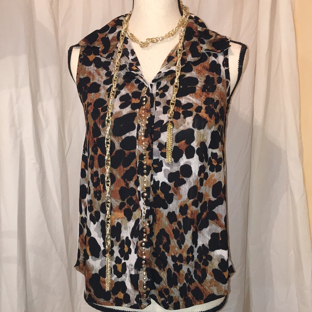 Sleeveless Calico/Leopard Print Blouse